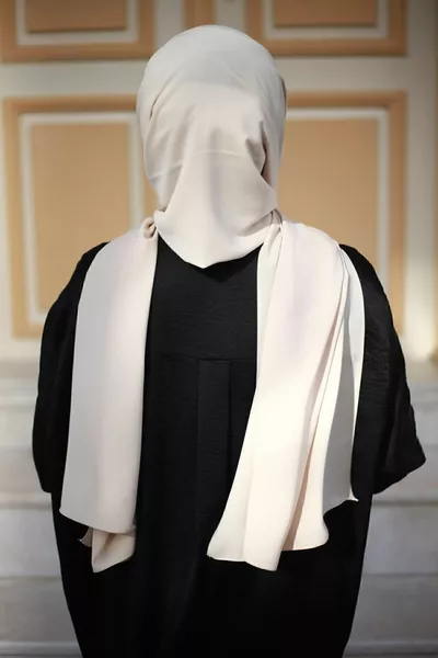 Tesettür Medine Ipeği Krem Şal