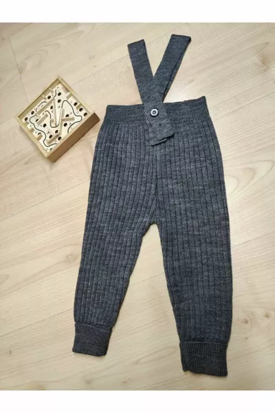 Трикотажные леггинсы на бретелях в рубчик