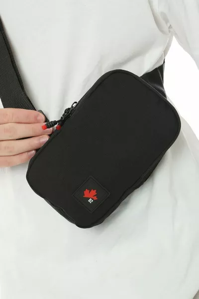 BORSA A TRACOLLA INCROCIATA CON TRACOLLA REGOLABILE DA UOMO DI COLORE NERO CASUAL CASUAL CON TRACOLLA REGOLABILE SUL PETTO