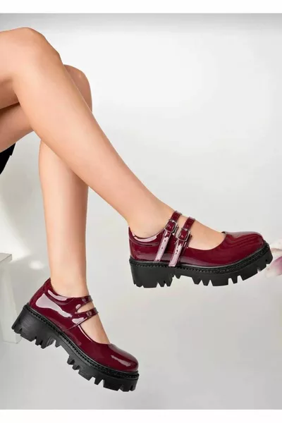 لوفر سنيكرز نسائي