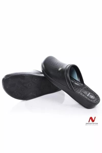 للجنسين شباشب سابو سوداء