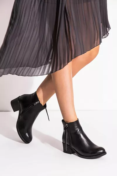 جلد طبيعي أسود أحذية جلدية نسائية 