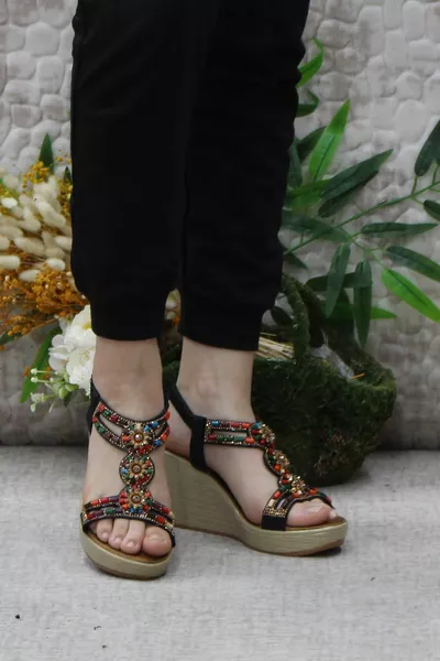 Guja -3 مريحة أنيقة مطرز الحجر مبطن الصنادل المرأة الوحيدة