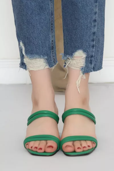 Тапочки на каблуке 5 см зеленого цвета - ..