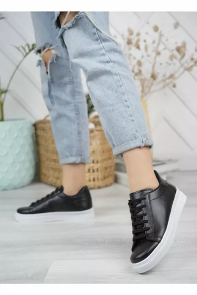 Женские черные кроссовки Кроссовки