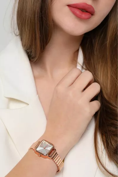 Minimalistische quadratische Damenarmbanduhr in Rosésilber