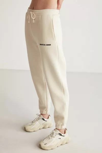 Carroline Damen Casual Cut Bestickte Vanilla Jogginghose mit elastischer Taille und Bein