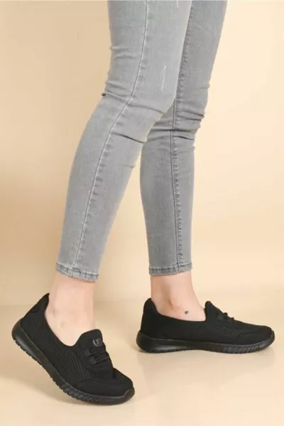 البحر الأسود  شبكة أنوراك تنفس خفيفة الوزن ومريحة أحذية رياضية بدون أربطة