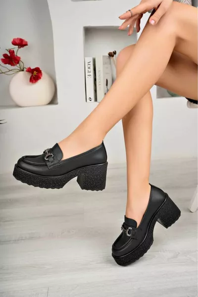 Черная кожа каблуки лоферы цепочка с пряжкой женская обувь