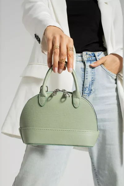 نموذج D زجاجة صغيرة مربع كروسبودي