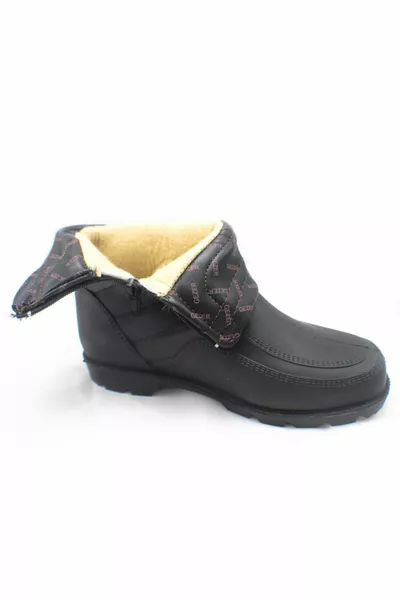 الأحذية السوداء الأحذية الأسطوانة للماء