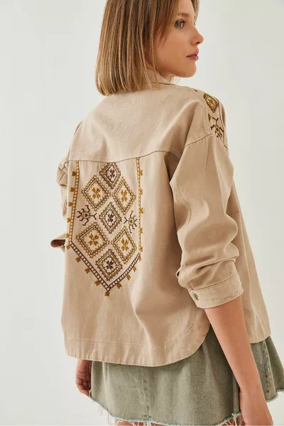 Veste en gabardine à motifs ethniques brodés pour femmes