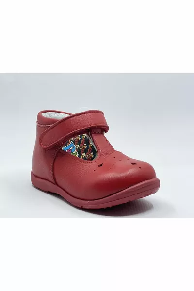 Обувки от първа стъпка за момичета от кожа и анатомична подметка