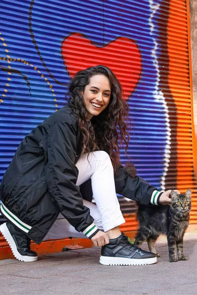  حذاء رياضي نسائي أسود