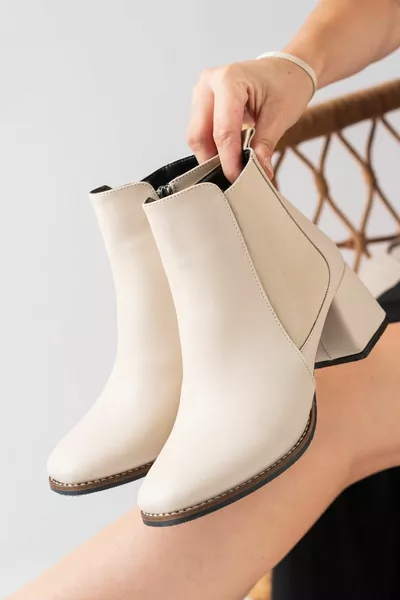 ЕЛАСТИЧНИ ДАМСКИ БОТУШИ ЧЕЛСИ