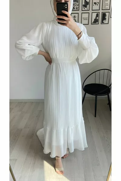 Witte geplooide chiffon hijab-jurk