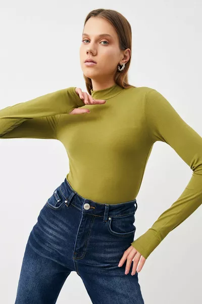 Дамско боди с детайли с дебел зелен пръст