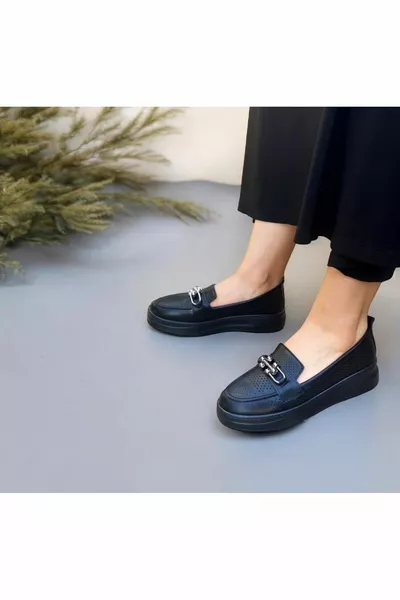 حذاء صيفي لتقويم العظام مناسب للاستخدام اليومي مع كعب مبطن من الجلد الناعم مع خياطة كاملة