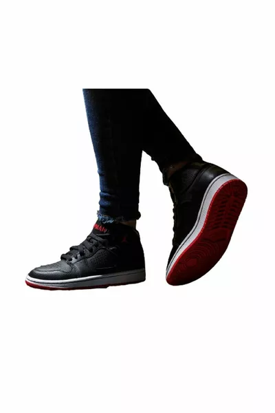 جوردان أكسس سنيكرز اسود للجنسين 