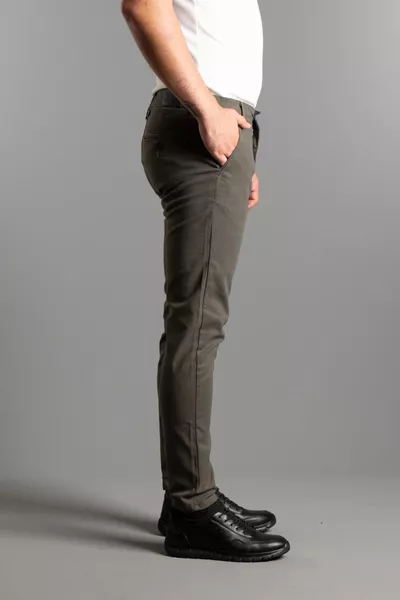 Herrenhose aus khakifarbenem Canvas-Leinen