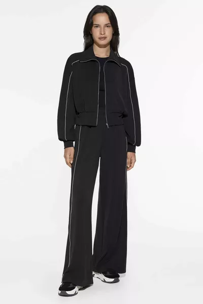 بنطلون واسع مزين بتطريز مشروط على الجانبين