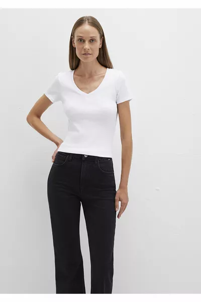 Beyaz Basic V Yaka Tişört Fitted / Vücuda Oturan Kesim 