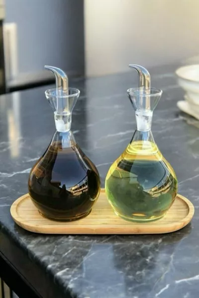 2 Pieces  ml Bulbous Borosilicate Glass Oil Dispenser with Drip Tray and Vinegar Bottle