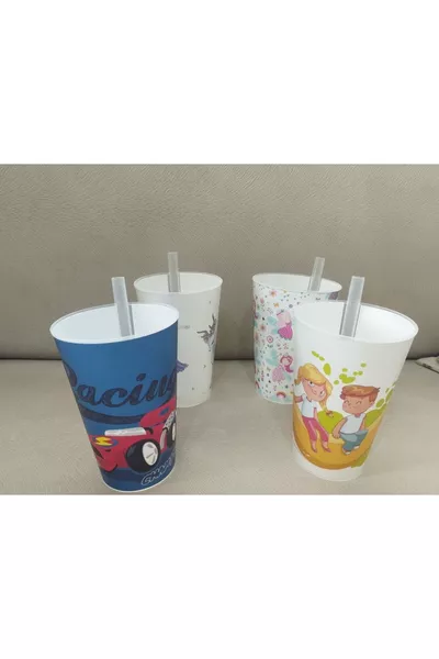 Set of 4 Glasses with Straws Mixed Colors