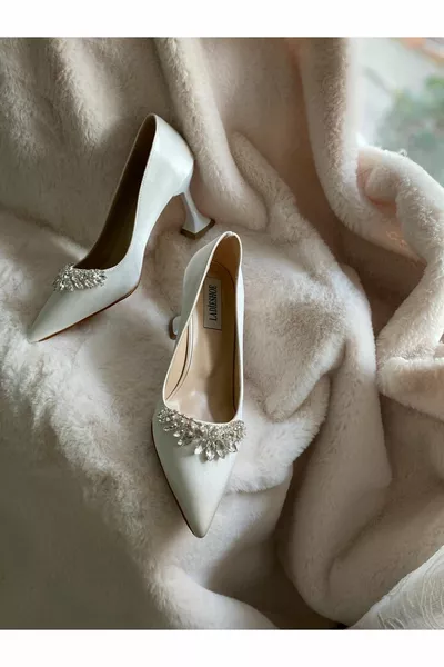 Damenschuhe mit Kronstein Weißer Stiletto