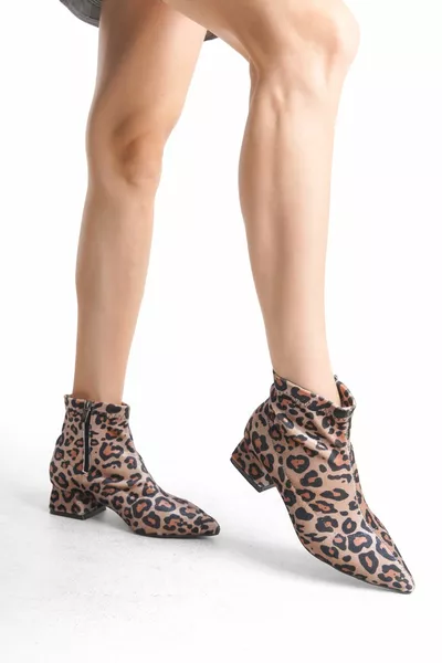 أميليا وأشار اصبع القدم كتلة الكعب المرأة الكاحل قصيرة ليوبارد طباعة الأحذية