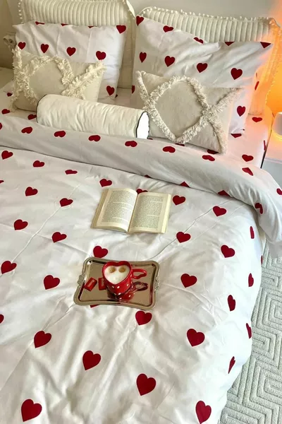 Tweepersoons Dekbedovertrekset met Rode Hartjes van Katoen (ZONDER HOESLAKEN)
