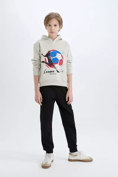 Мъжко детско комплект от 2 части с качулка, щампован суитшърт и долнище с еластичен колан CW