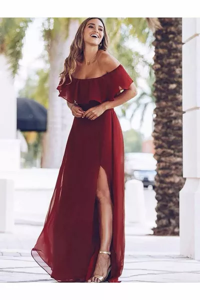 فستان شيفون مفتوح الكتفين بفتحة رقبة كشكش