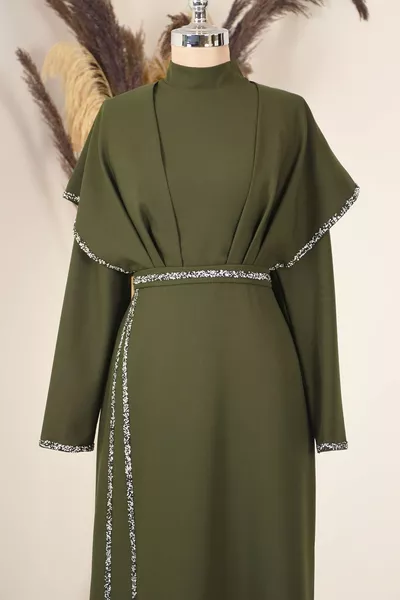 فستان سهرة خرافية درابيه بالحجارة في الأمام - كاكي