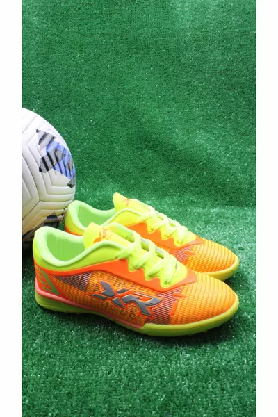 أحذية كرة القدم Astroturf للأولاد