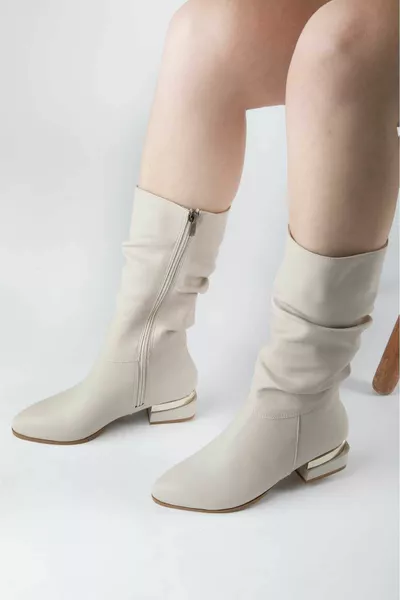 أحذية نسائية طويلة 