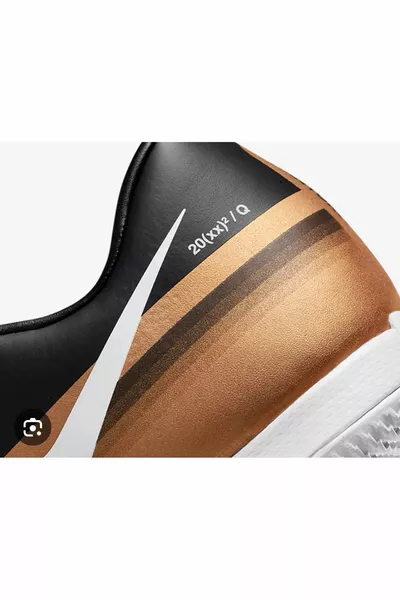 Интериор на Phantom  Academy