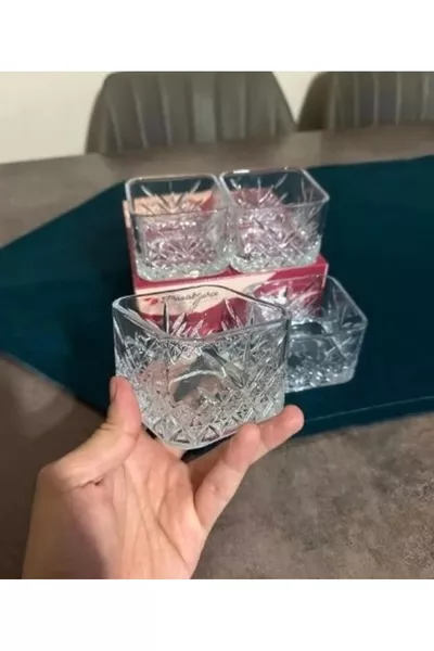 طقم تايمليس من 4 قطع من الصحون المربعة للوجبات الخفيفة والصوص والسلطة