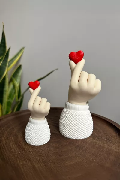 Korean Heart 2-Piece Figurine Set, Cute Gift with Hand Holding a Heart, cm Bioplastic