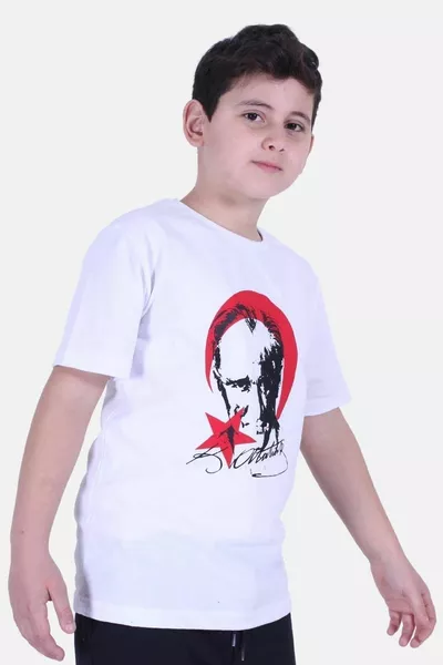 قميص تي شيرت للجنسين بطبعة أتاتورك مع توقيع وتفاصيل هلال ونجمة