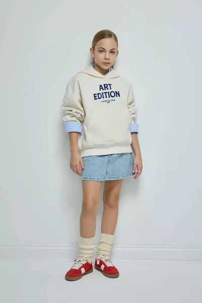 Детски Суитшърт за Момичета Oversize с Широк Крой, Суита с Качулка и Печат, Мека Плюшена Вътрешност WN