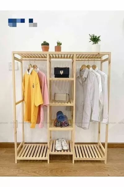 خزانة خشبية مفتوحة ذات رفين