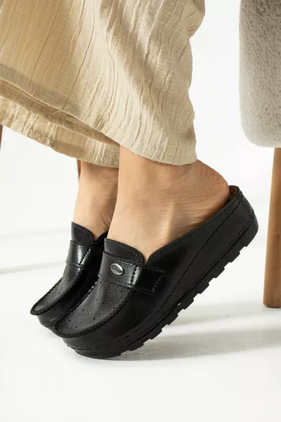 Черни затворени предни анатомични ортопедични удобни чехли с подметка