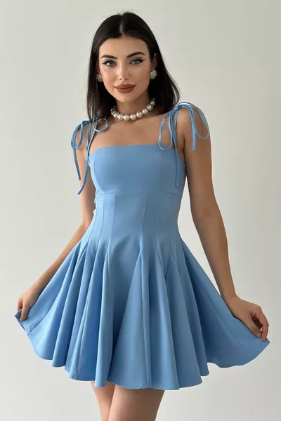 Atlas Stoff Hängende Spannzange Detail Prinzessin Schnitt Baby Blaues Abendkleid Babyblaues Abschlusskleid 