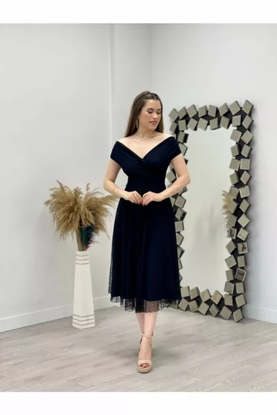 Polka Dot مفصلة قارب الرقبة ميدي طول اللباس الأسود