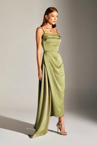 Фиолетовое драпированное платье цвета хаки на бретелях