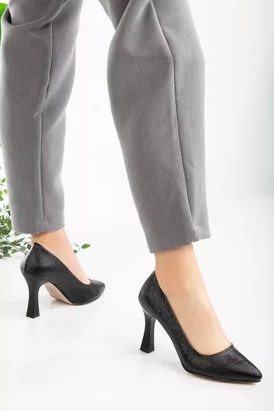 Marya Damen Stilvolle Und Bequeme Kelchabsätze Schwarze Haut Stilleto