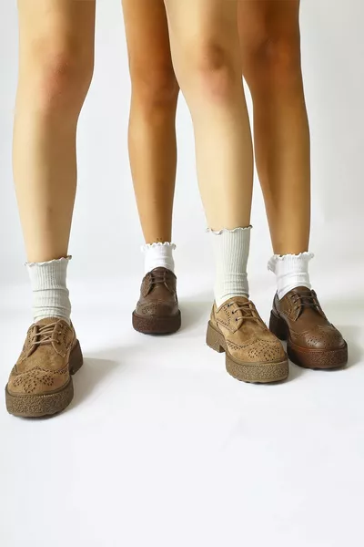 روسي المنك من جلد الغزال البيضاوي اصبع القدم الليزر قطع أحذية عارضة