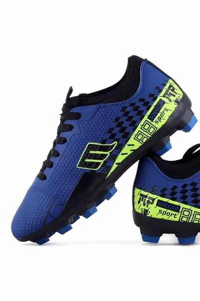  أحذية كرة القدم للجنسين من Grassfield