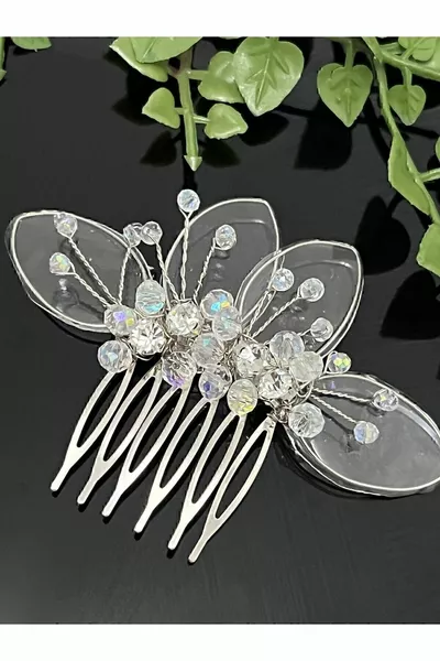 Fermoir festonné en métal avec pierre de cristal transparent